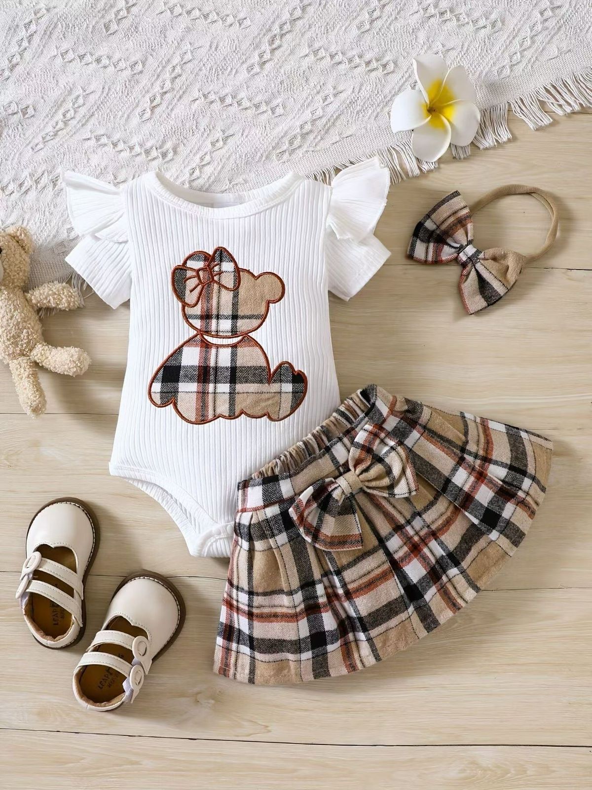 Cute Bear Plaid Skirt Baby Girl Outfit Set